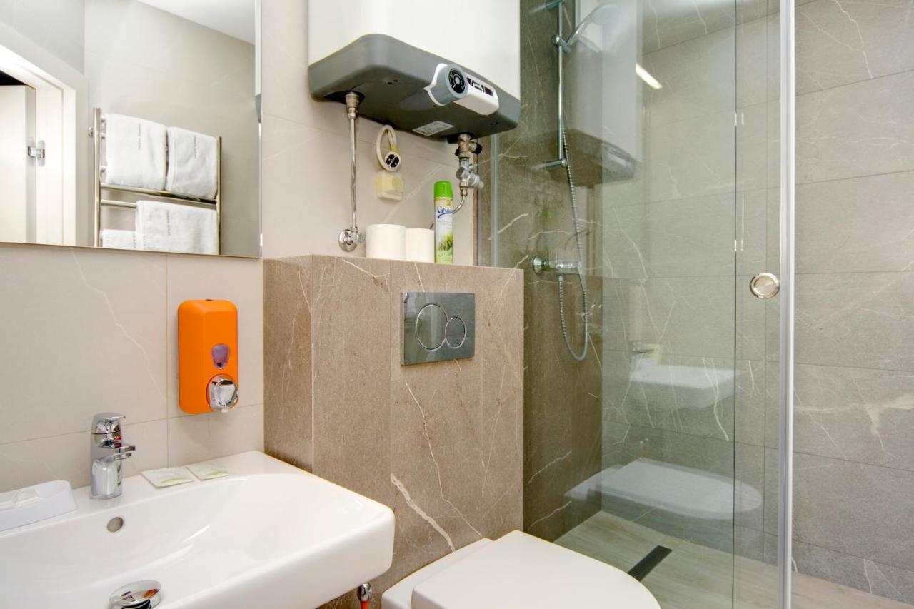 Arena Apartments Kiev Luaran gambar