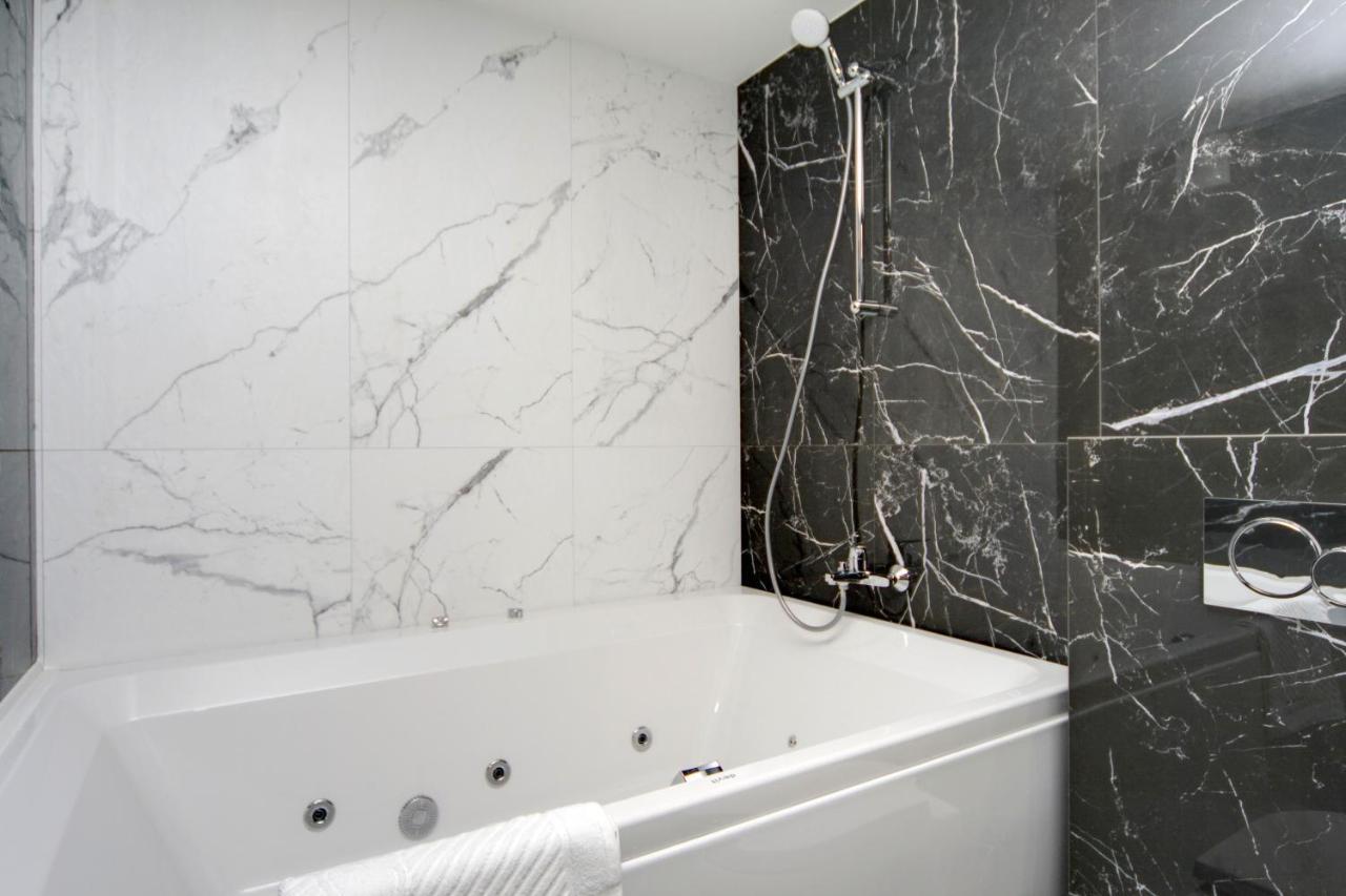 Arena Apartments Kiev Luaran gambar