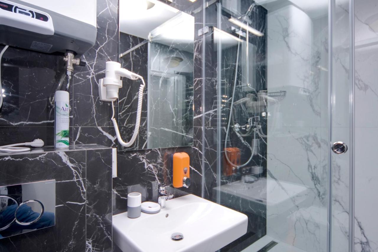 Arena Apartments Kiev Luaran gambar
